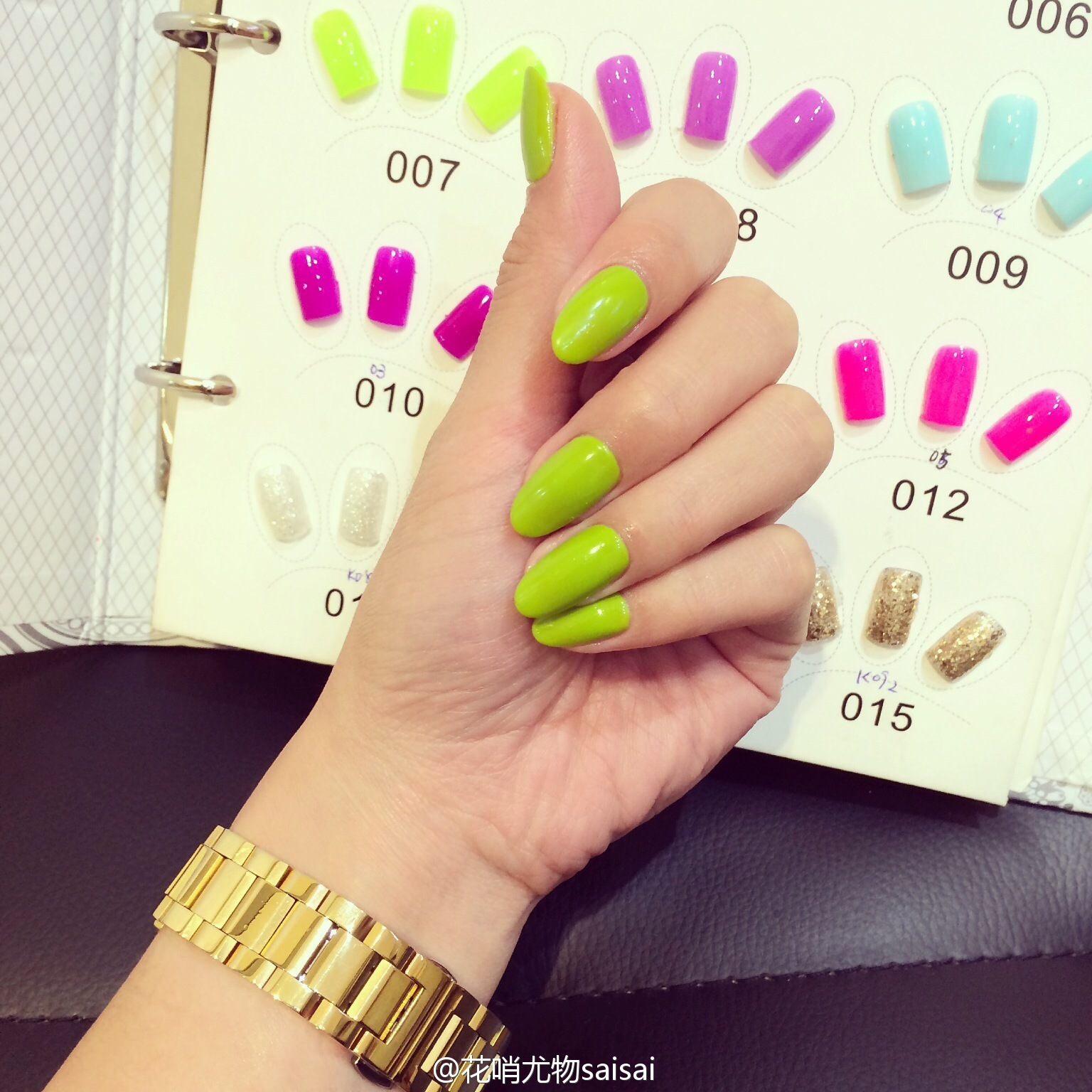 花哨尤物saisai的微博列表微女郎